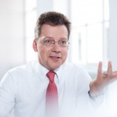 RA Dr. Jochen Leßmann, Partner, SCHWEIBERT LESSMANN, Frankfurt/Main 